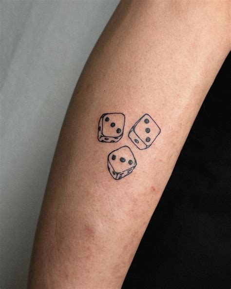 Tatuajes de dados: 20 diseños perfectos que te。